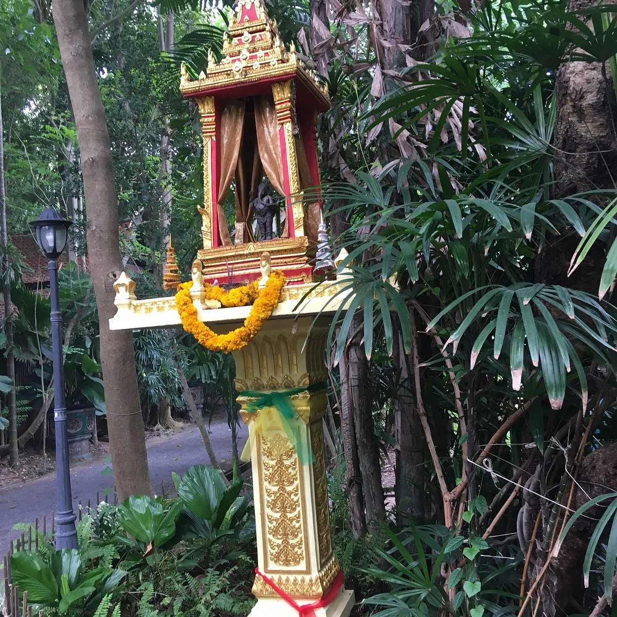 Ban Tha Sawang Silk Weaving Village