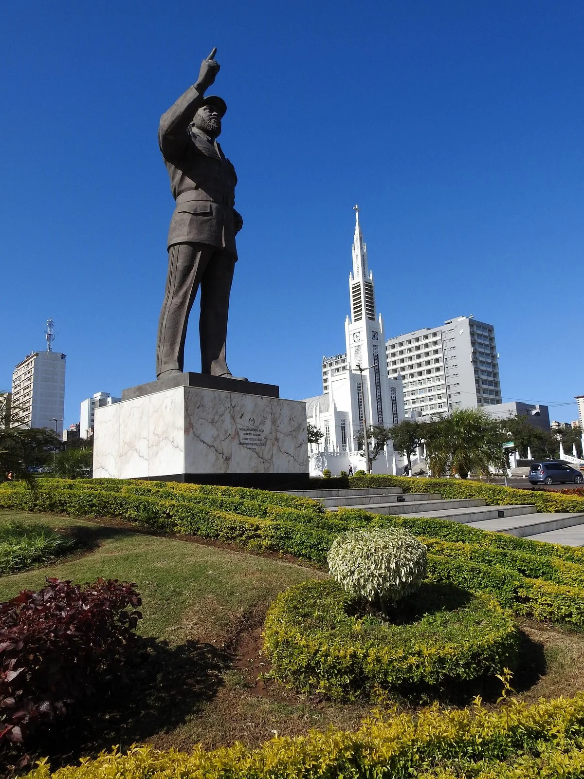 Samora Machel Statue
