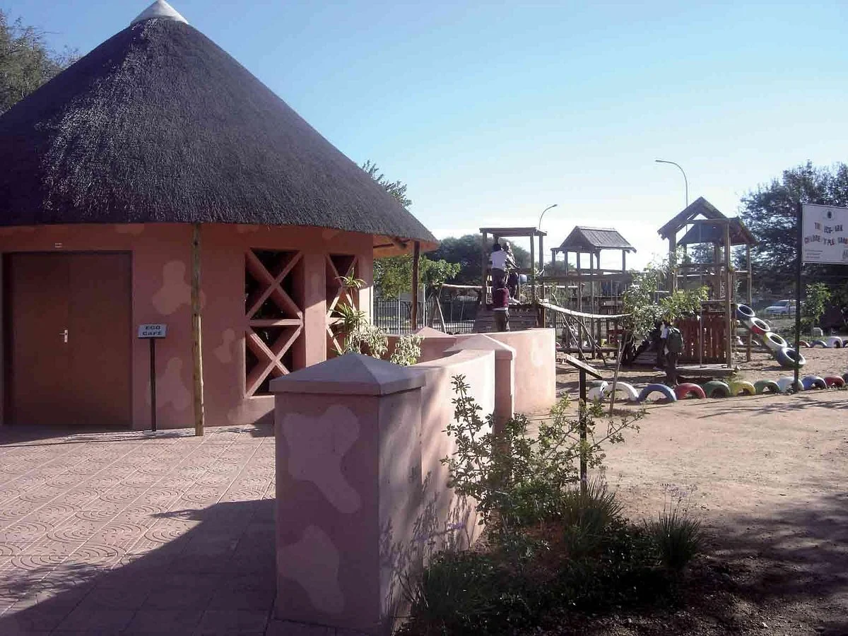 Somarelang Tikologo (Environment Watch Botswana)