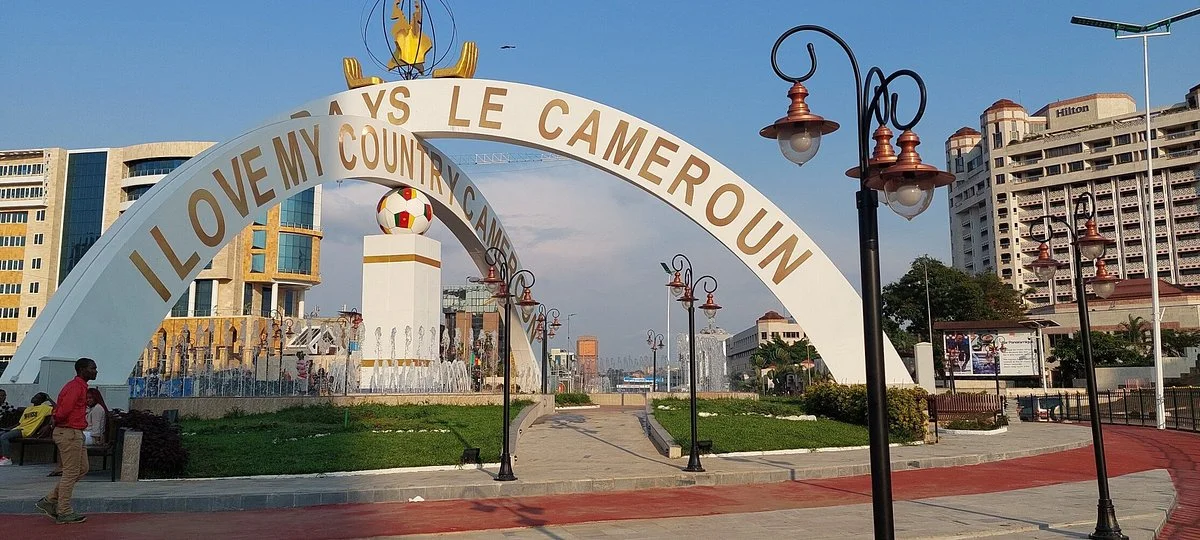 Rond Point J'Aime Mon Pays Le Cameroun