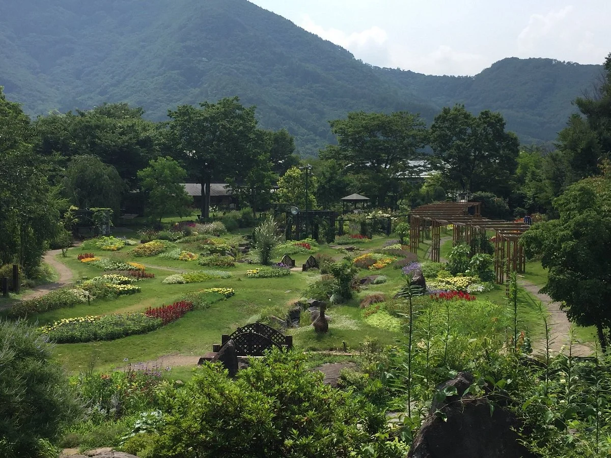 Floral Garden Obuse
