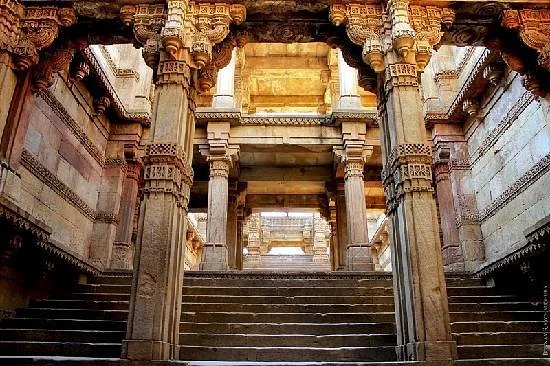 Adalaj Step-well