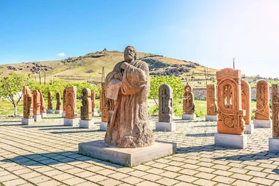 Oshakan - Photo 2