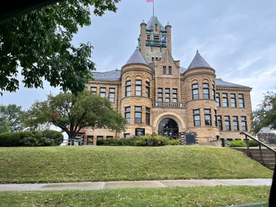 Iowa City - Photo 2