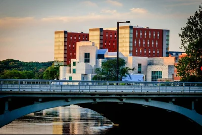 Iowa City - Photo 4