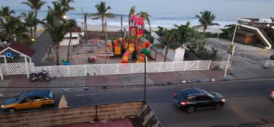 Freetown - Photo 2
