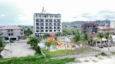 Freetown - Photo 4