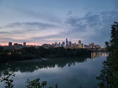 Edmonton - Photo 2