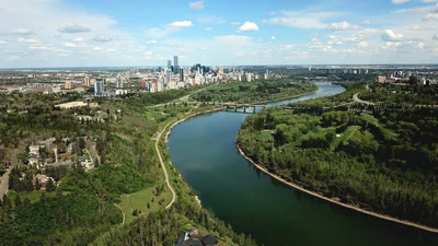 Edmonton - Photo 4