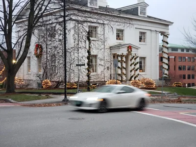 Burlington - Photo 2