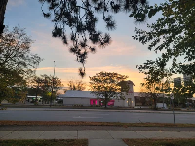 Burlington - Photo 4