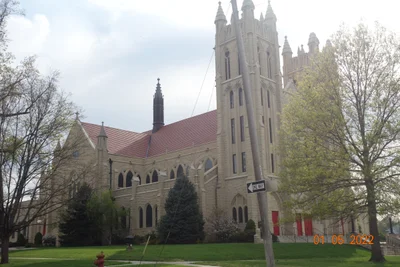 Topeka - Photo 2