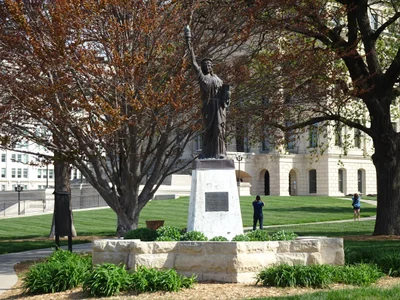 Topeka - Photo 5