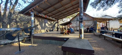 Luckenbach - Photo 5