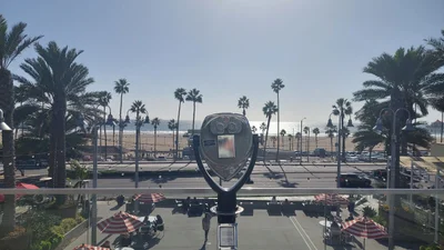 Huntington Beach - Photo 4