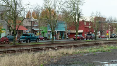 Woodburn - Photo 4