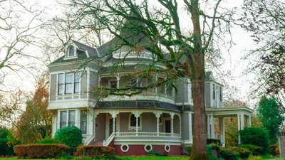 Woodburn - Photo 5