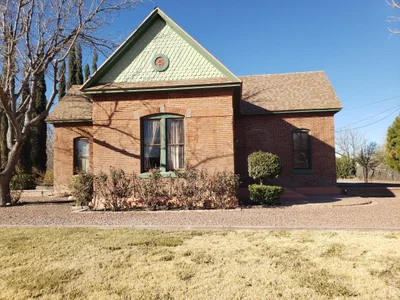 Safford - Photo 3