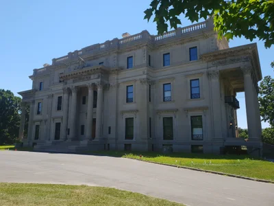 Town of Hyde Park - Photo 2