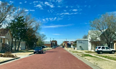 Hays - Photo 5