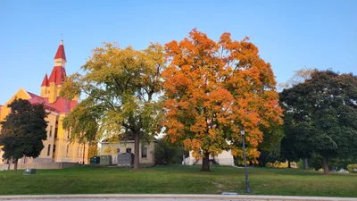 West Bend - Photo 3
