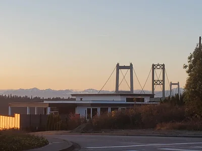 Tacoma - Photo 2