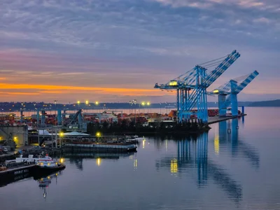 Tacoma - Photo 3