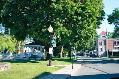 Southington - Photo 4