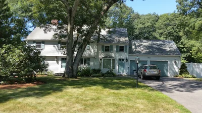 Lynnfield - Photo 2