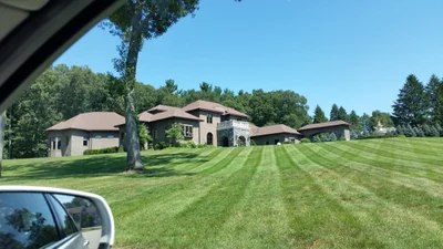 Lynnfield - Photo 5