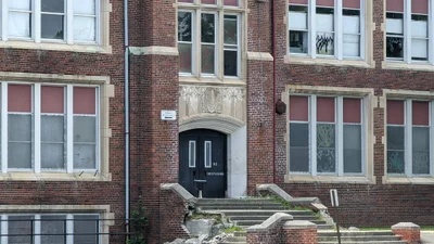 Flint - Photo 3