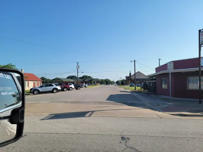 Giddings - Photo 3