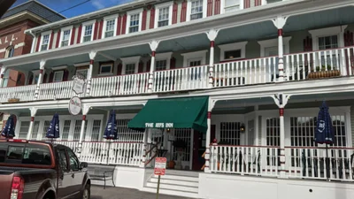 Tilton - Photo 3