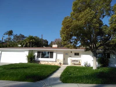 La Habra - Photo 2