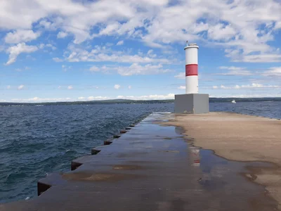 Petoskey - Photo 2