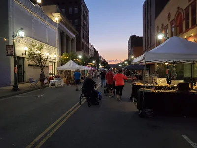 East Liverpool - Photo 5
