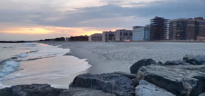 Long Beach - Photo 3