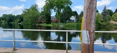 Acton - Photo 2
