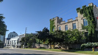 Guelph - Photo 2