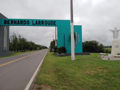 Bernardo Larroude - Photo 4