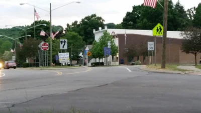 Forestville - Photo 2