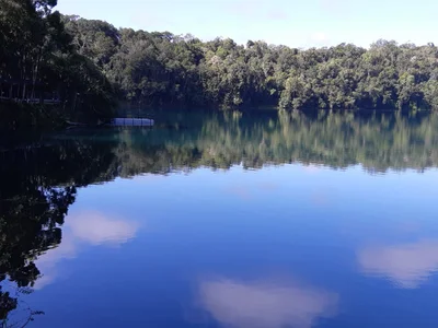 Lake Eacham - Photo 2