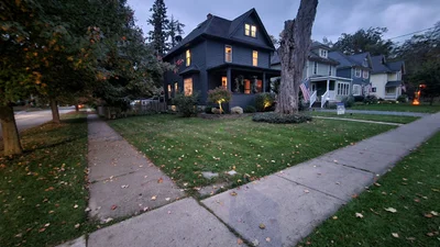 East Aurora - Photo 5