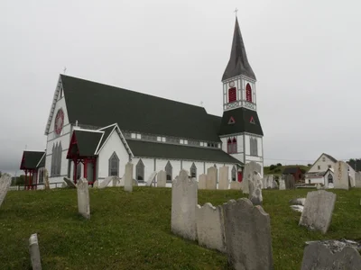 Trinity - Photo 2