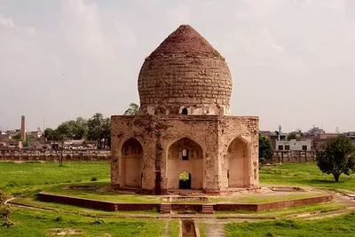 Shahdara Bagh - Photo 3