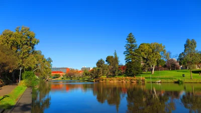 Adelaide - Photo 3