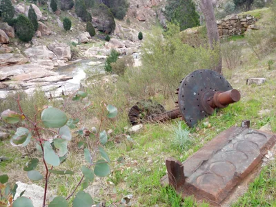 Adelong - Photo 2