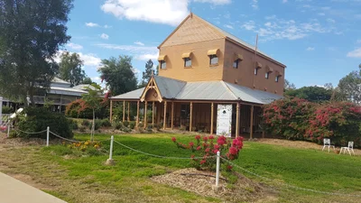 Blackall - Photo 2