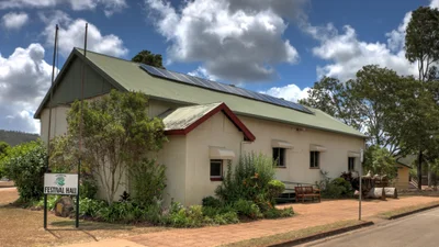 Ravenshoe - Photo 3