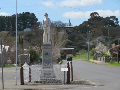 Clunes - Photo 3
